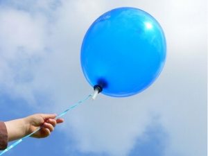 blue-balloon-1193182-640x480